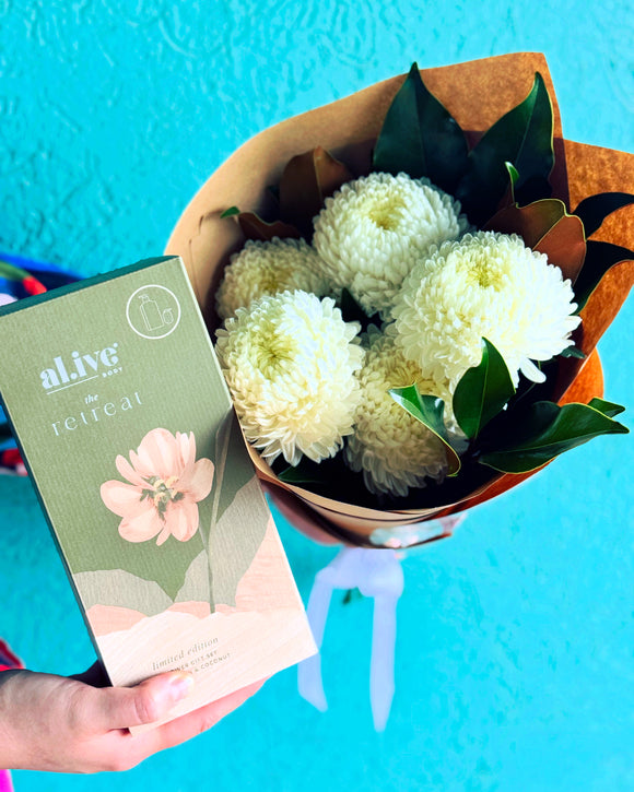 Mother’s Day Bunch of Blooms- Straight Up Mums with Al.ive Body Shower Gift Set