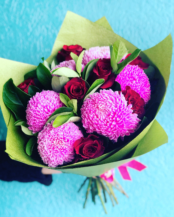 Bunch of Blooms- Mums & Roses